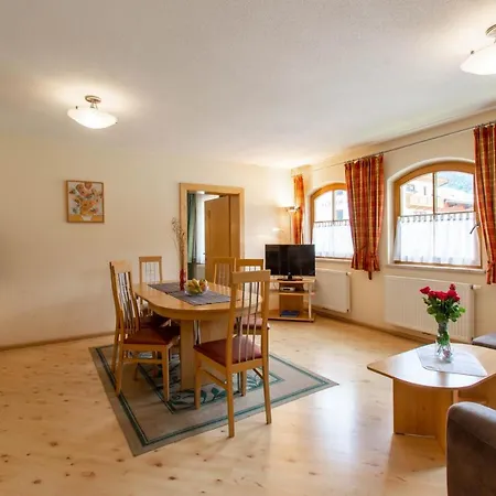 Pension&appartements Marxenhof アパートホテル ペルティサウ