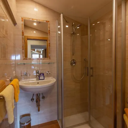 Pension&appartements Marxenhof アパートホテル 4*