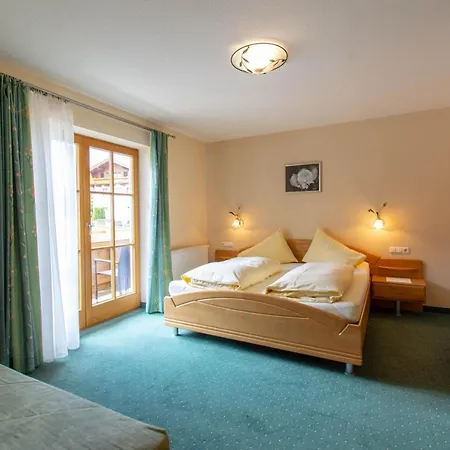 アパートホテル Pension&appartements Marxenhof 4*