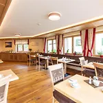 מלון דירות Pension&appartements Marxenhof פרטיסאו