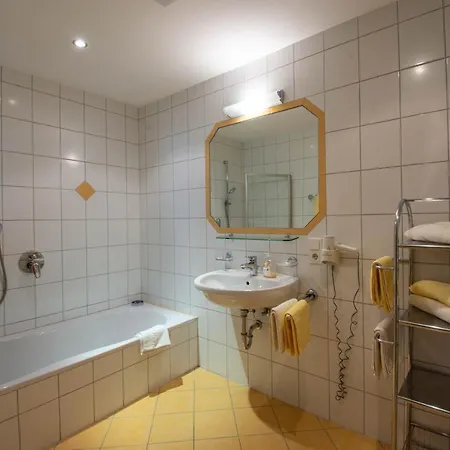 Aparthotel Pension&appartements Marxenhof 4*